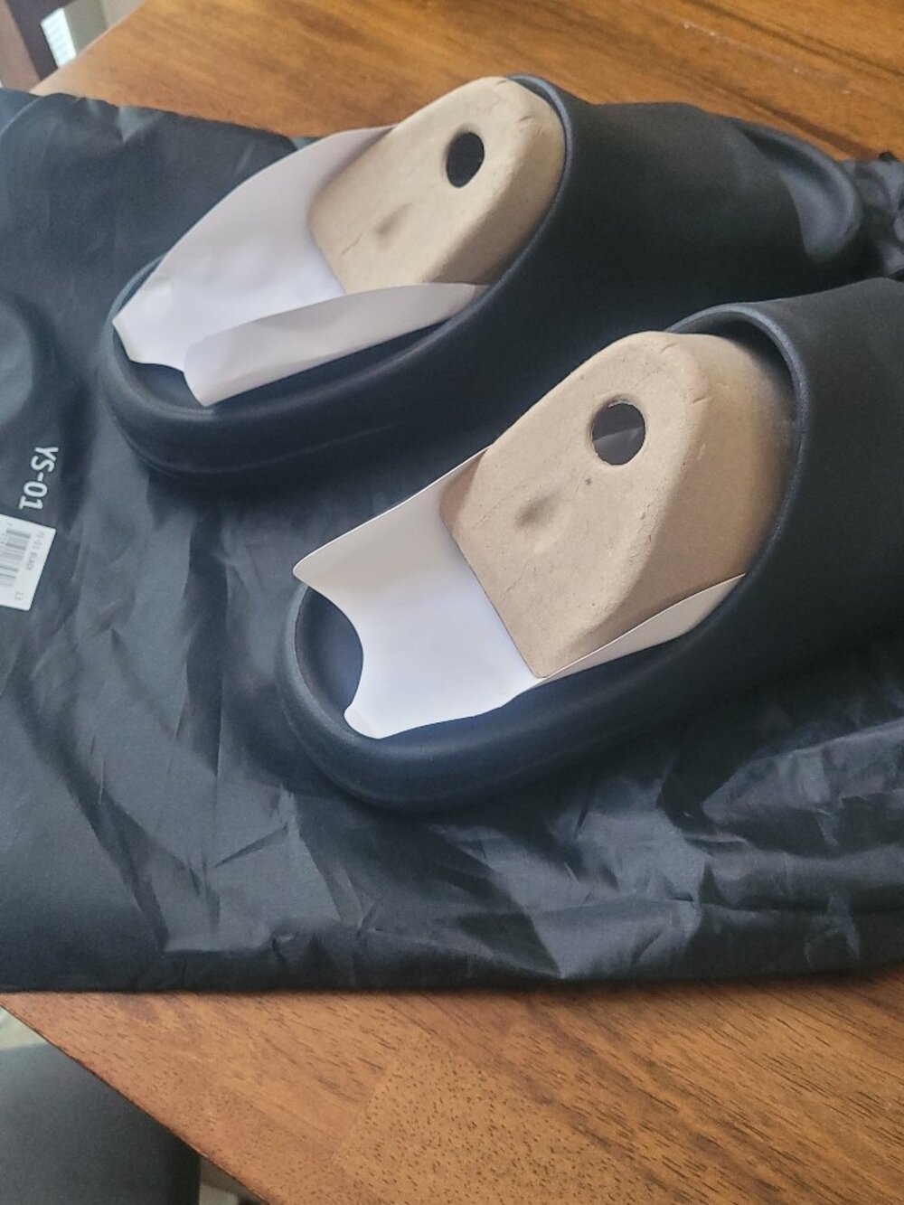 Black Yeezy Men Slides size 13